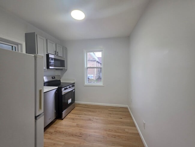 Photo - Newly Updated 2 bedroom apartment located in Knoxville