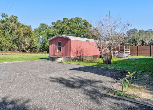 Building Photo - Cemetery- Fleck Holdings Unit 12516 Cemetery Road -