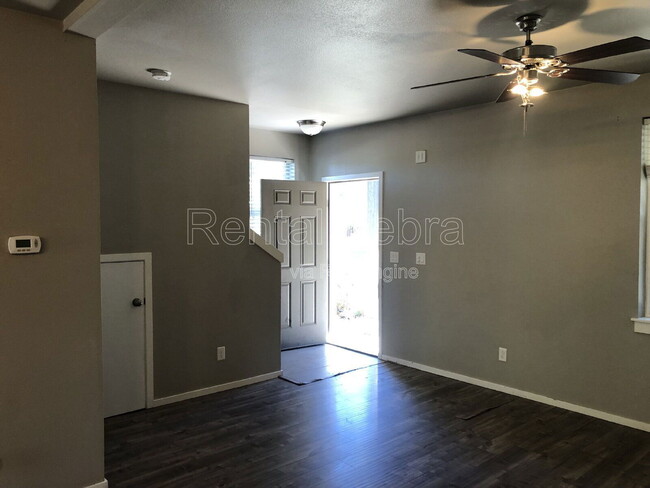 Photo - 5 SW Roosevelt Ave