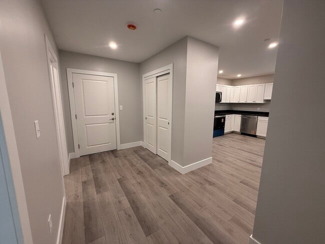 Photo - 251 Sladen St Unit 304