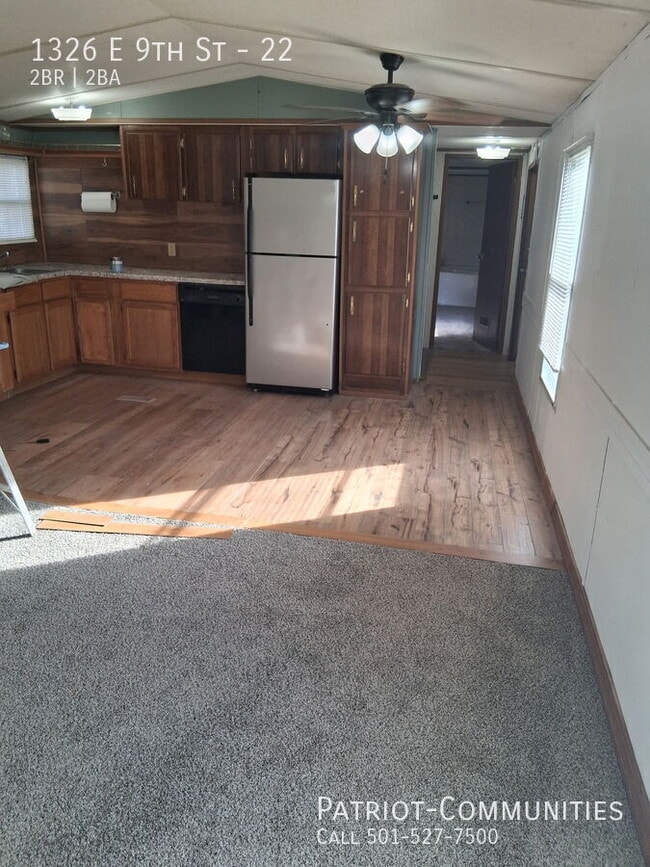 Photo - 1326 E 9th St