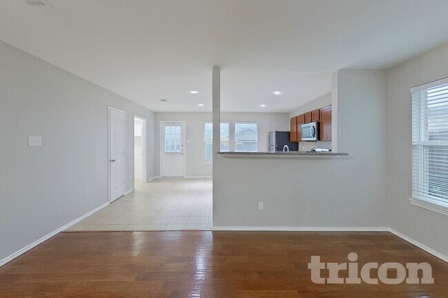 Photo - 429 Sandy Creek Dr