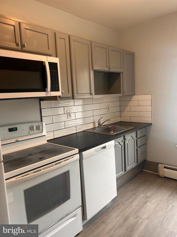 Building Photo - 1200 9th St Unit 102