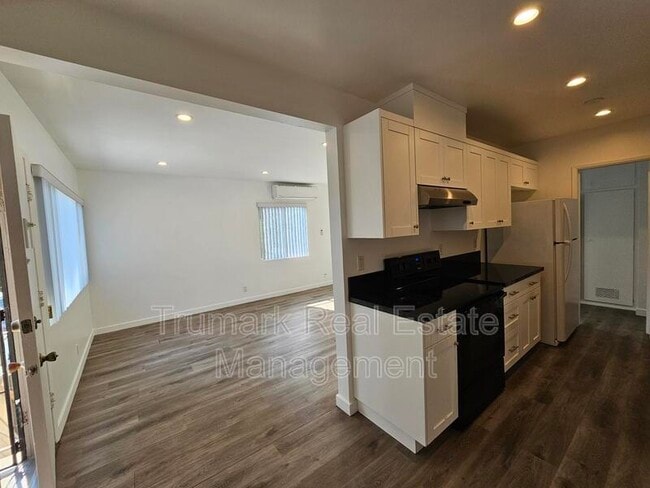 Photo - 2936 Honolulu Ave Unidad D