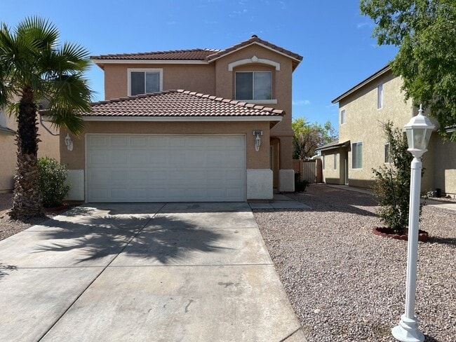 Building Photo - Experience luxurious living in this stunning 4-bedroom, 2.5-bathroom house