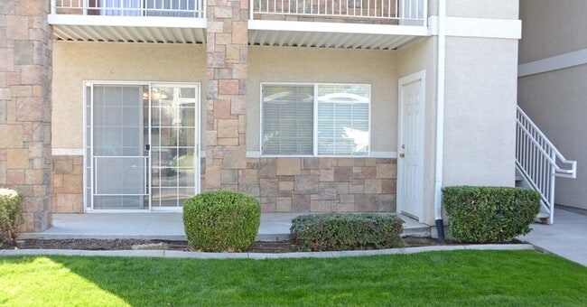 Building Photo - 1023 W 1360 S Unit 2G