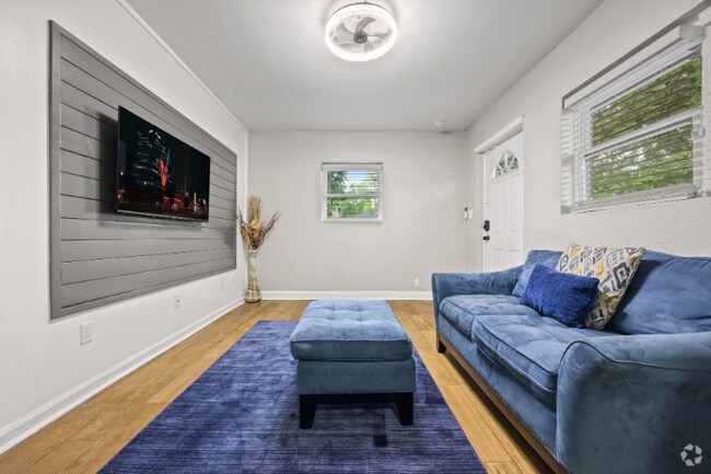 Building Photo - 692 Smith St SW Rental