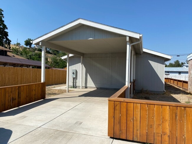 Photo - Beautiful 3-Bedroom in Pilot Rock!