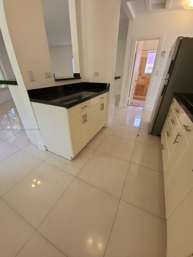 Building Photo - 7707 Hawthorne Ave