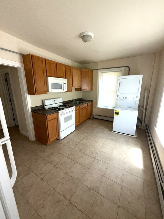 Building Photo - 134 W Mt Pleasant Ave Unit 2
