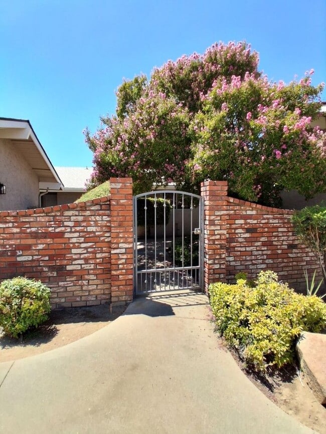Photo - 6061 N Bungalow Ln Unit 102
