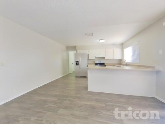 Photo - 313 W Nopal Pl