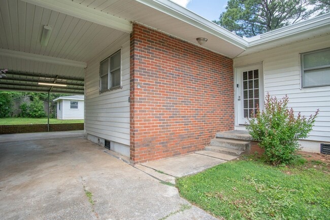 Photo - 1005 Woodbine Rd