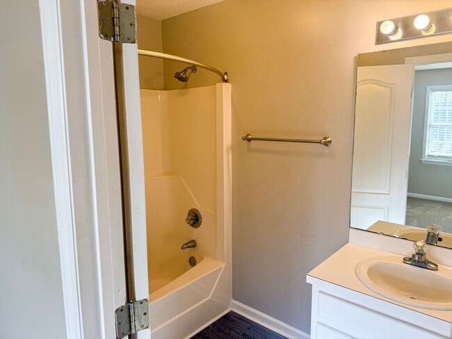 Photo - 113 Henley Pl