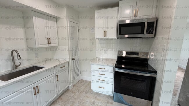 Photo - 305 N Oak Cliff Blvd