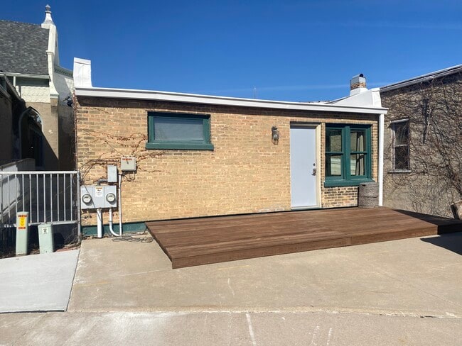 Photo - 121 W Fond Du Lac St Unit Upper Apartment