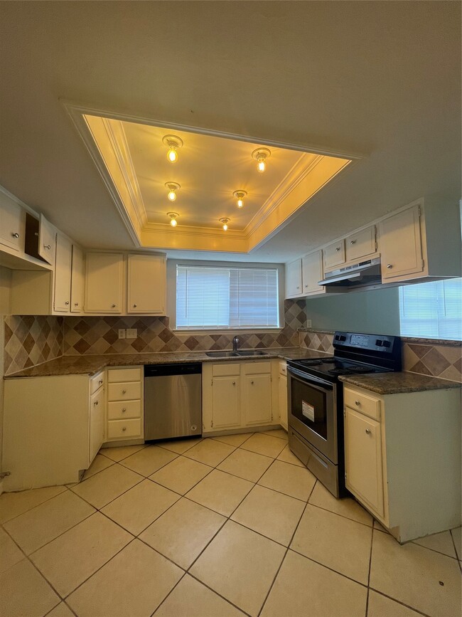 7622 Bubbling Spring Ln