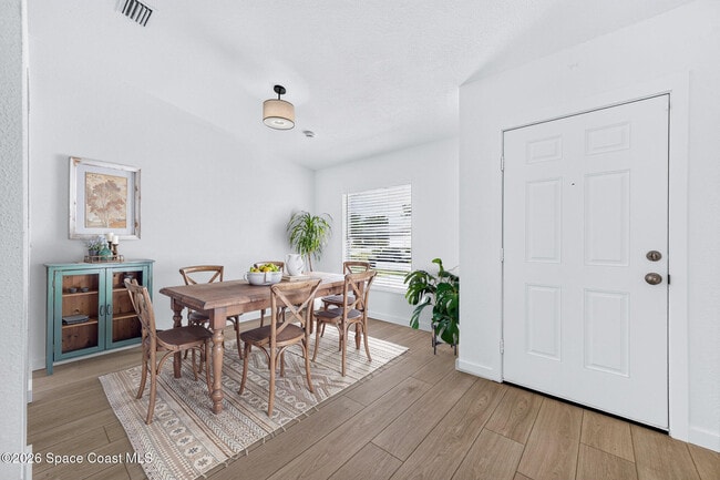 Photo - 711 Avalon St SE