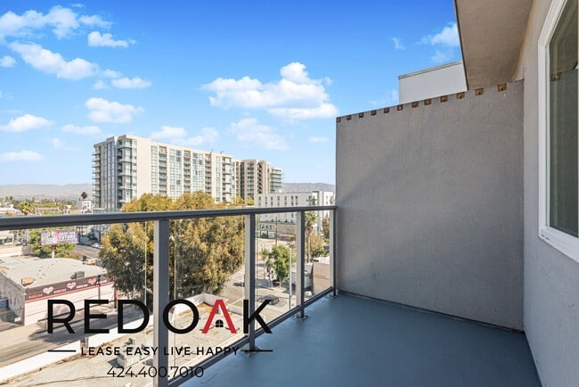 Photo - 11405 Chandler Blvd Unit 605