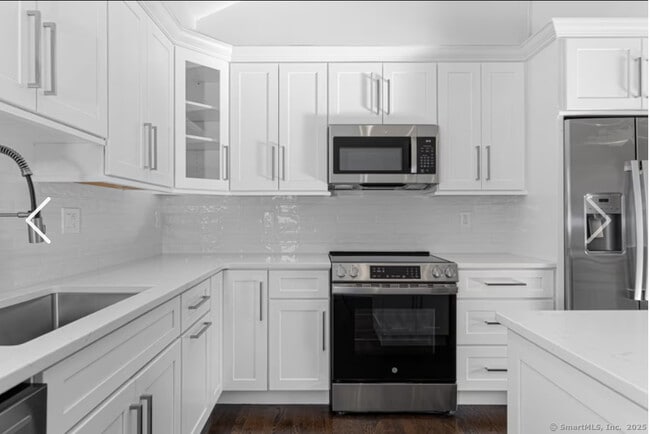 Photo - 2750 Whitney Ave