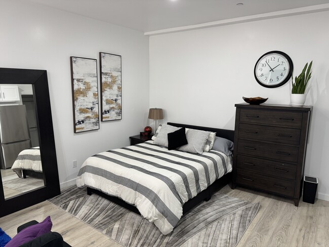 Photo - 1023 N Gage Ave Unidad Casa Sebastian