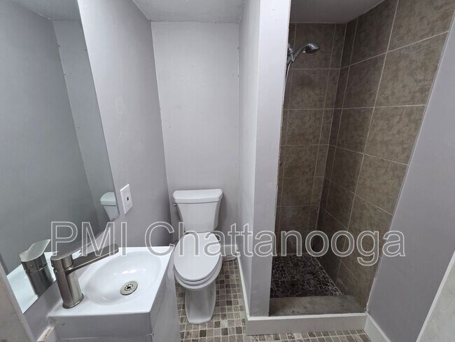 Photo - 1663 Keeble St