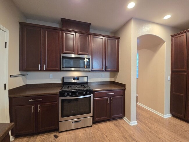 Photo - Gorgous 3 Bedroom 2/5 Bath home in HOA