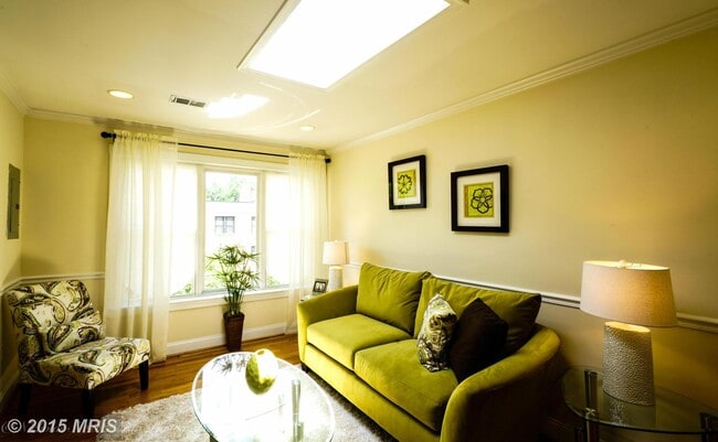 401 Evarts St NE Unit 401