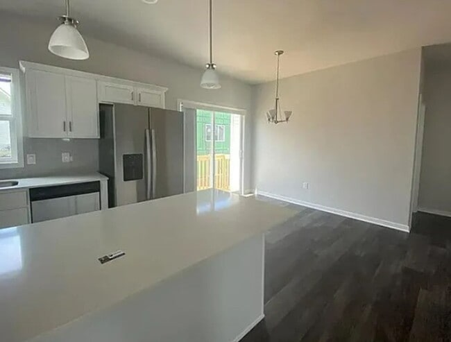 Photo - Newer 3BR 2.5ba house in Urbandale, available July 6th!