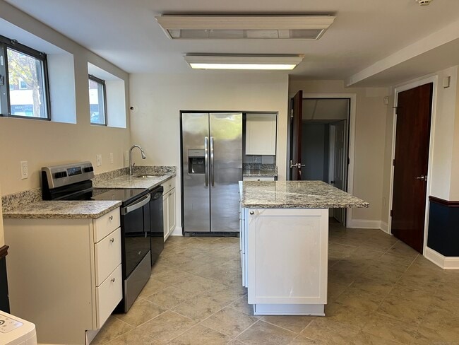 Photo - 1397-1399 State St Unit 6