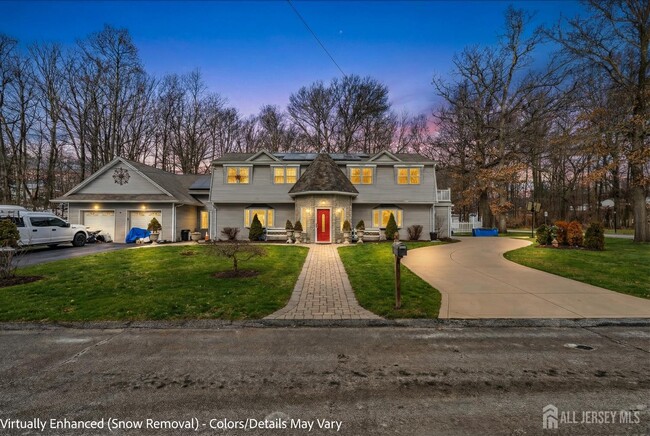 Building Photo - 691 Cook Ave Unit 2