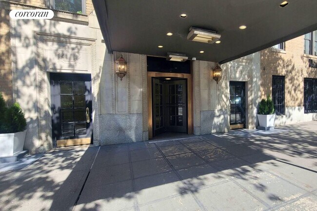 Photo - 45 W 81st St