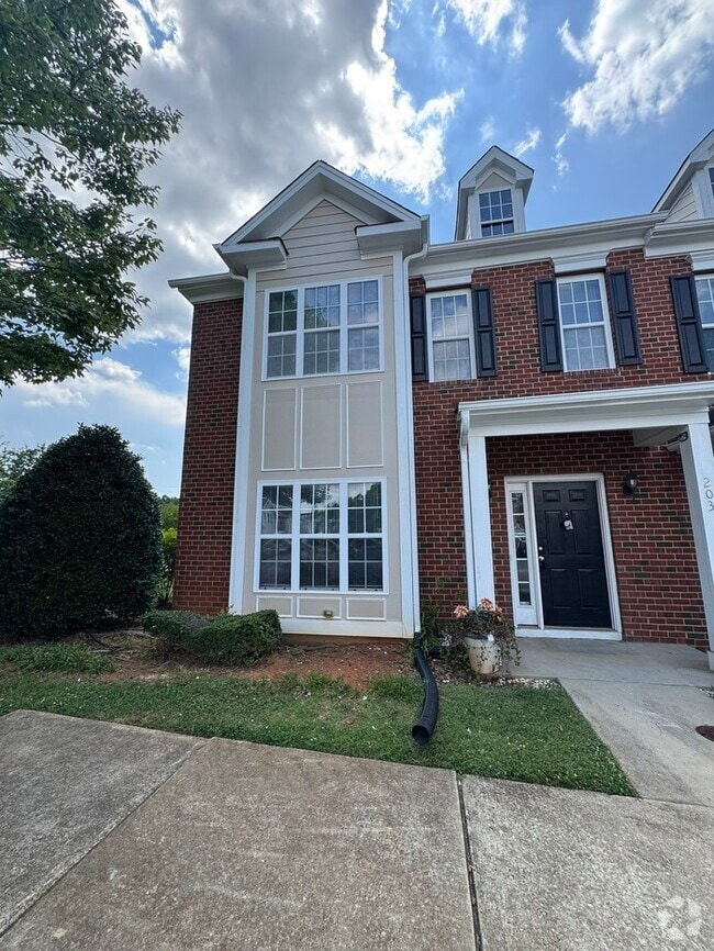 Building Photo - 3 Bed END UNIT! AVAILABLE NOW! Rental