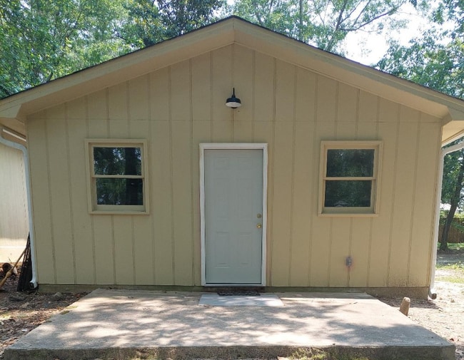 Building Photo - 4038 North Rd Rental