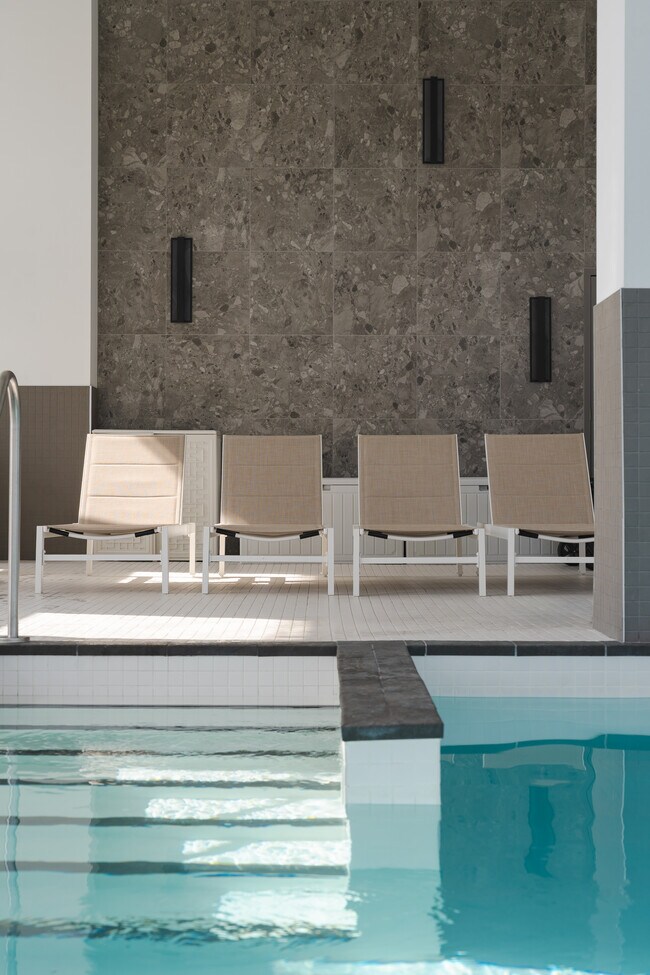 Piscine - Zenia Mirabel