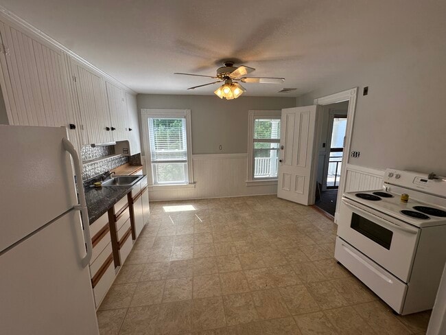 Photo - 384 Hanover St Unit D