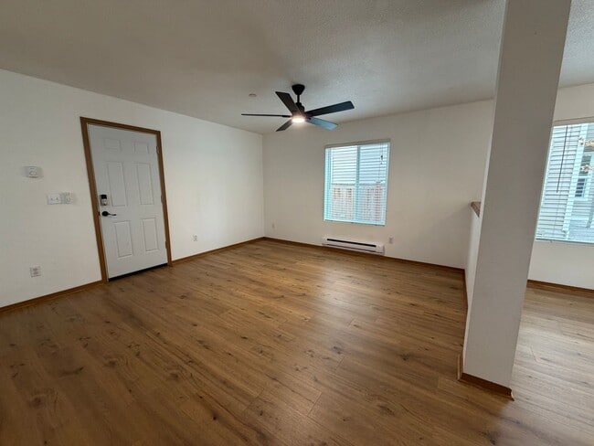Photo - 2126 Charles St