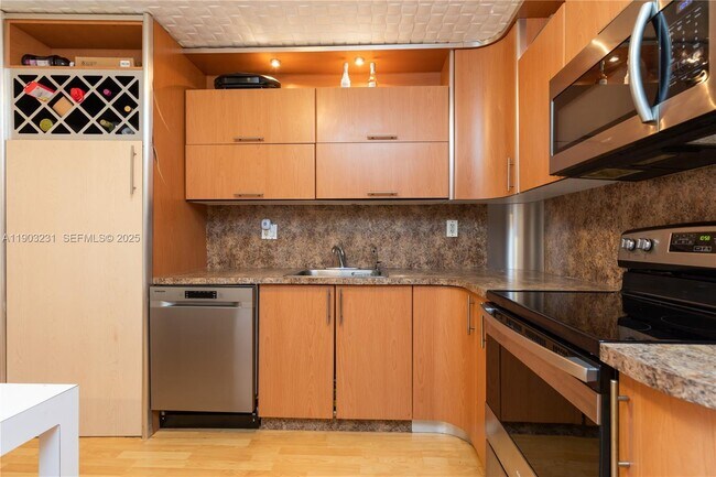 Photo - 230 174th St Unit 1407