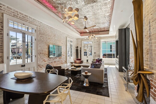 Photo - 704 Marigny St