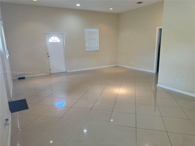 Photo - 357 SW 18th Rd