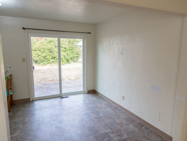 Photo - 1930 NW Kings Blvd