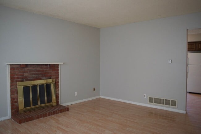 Photo - Affordable 3 Bedroom Duplex, SW Columbia!