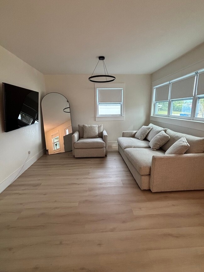 Photo - 8003 Somerset Ln