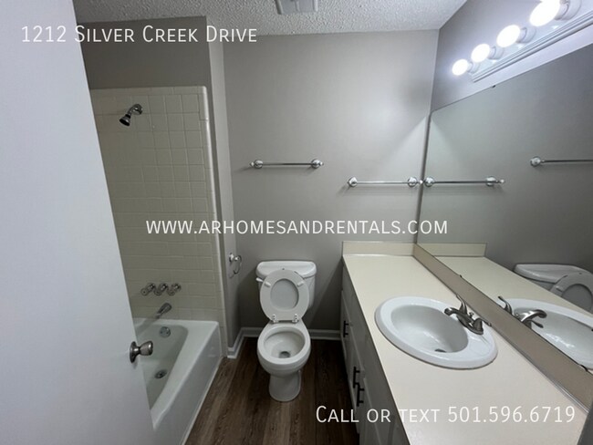Photo - 1212 Silver Creek Dr