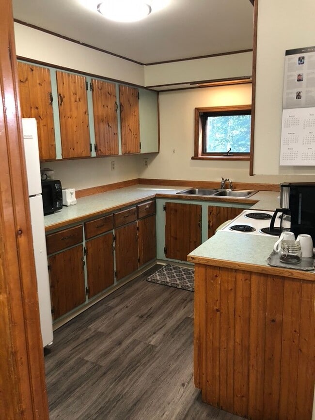 Photo - Newly remodeled - 1 bed - 1 bath off Rosie Creek