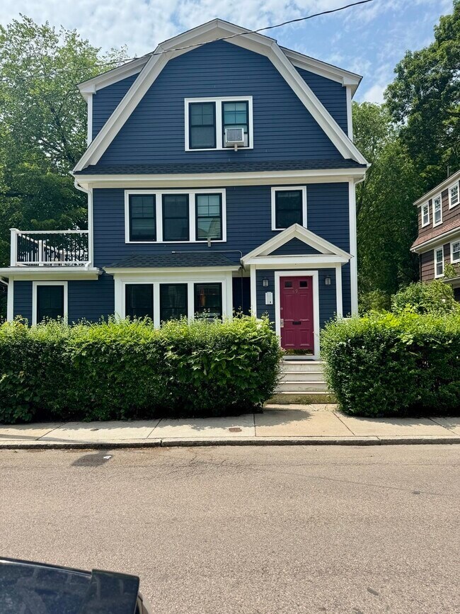 49 St John St Unit 3