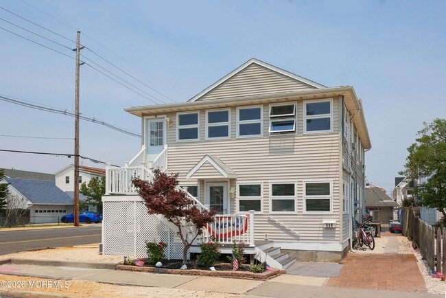 Building Photo - 111 Guyer Ave