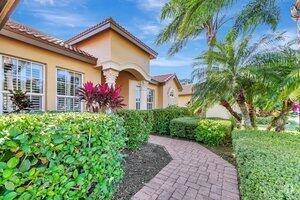 Building Photo - 827 SW Grand Reserves Blvd Rental