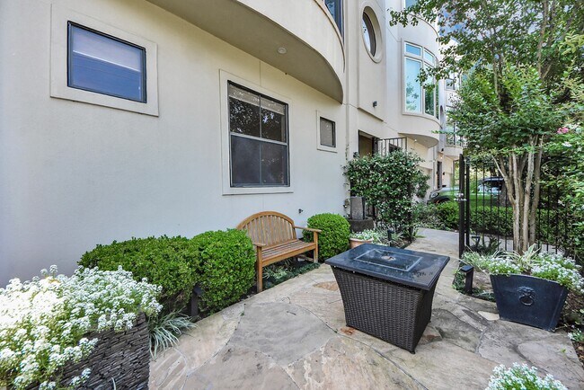 Photo - 6519 Durford St
