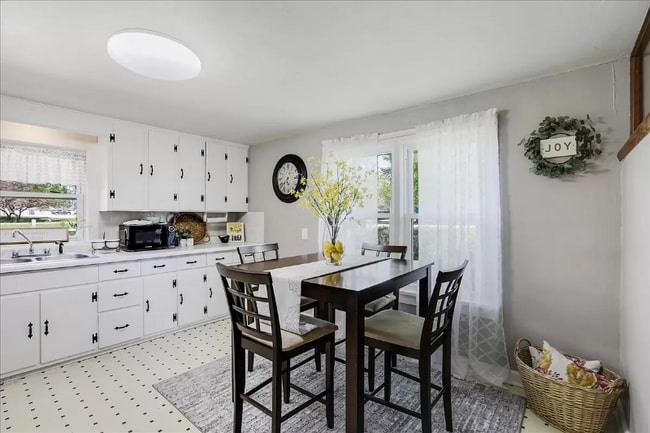 Photo - 121 S 25th St